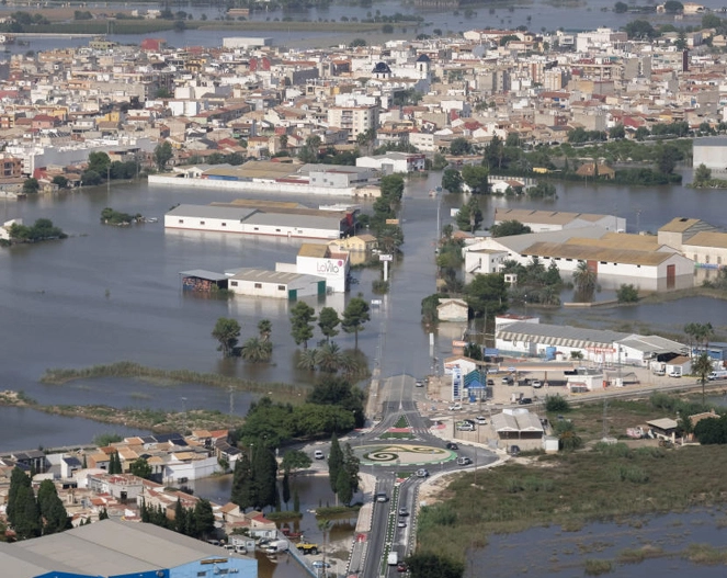 imagen desde el cielo de un pueblo inundado